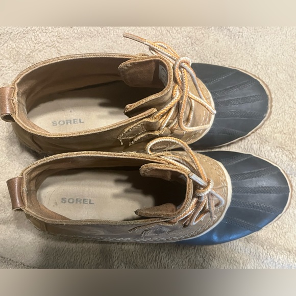 Sorel Women’s Out N About Waterproof Leather Boots - Picture 12 of 14